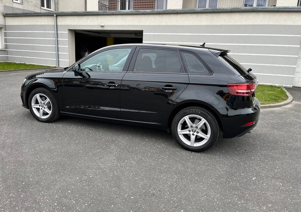 Audi A3 cena 61900 przebieg: 138000, rok produkcji 2016 z Września małe 667